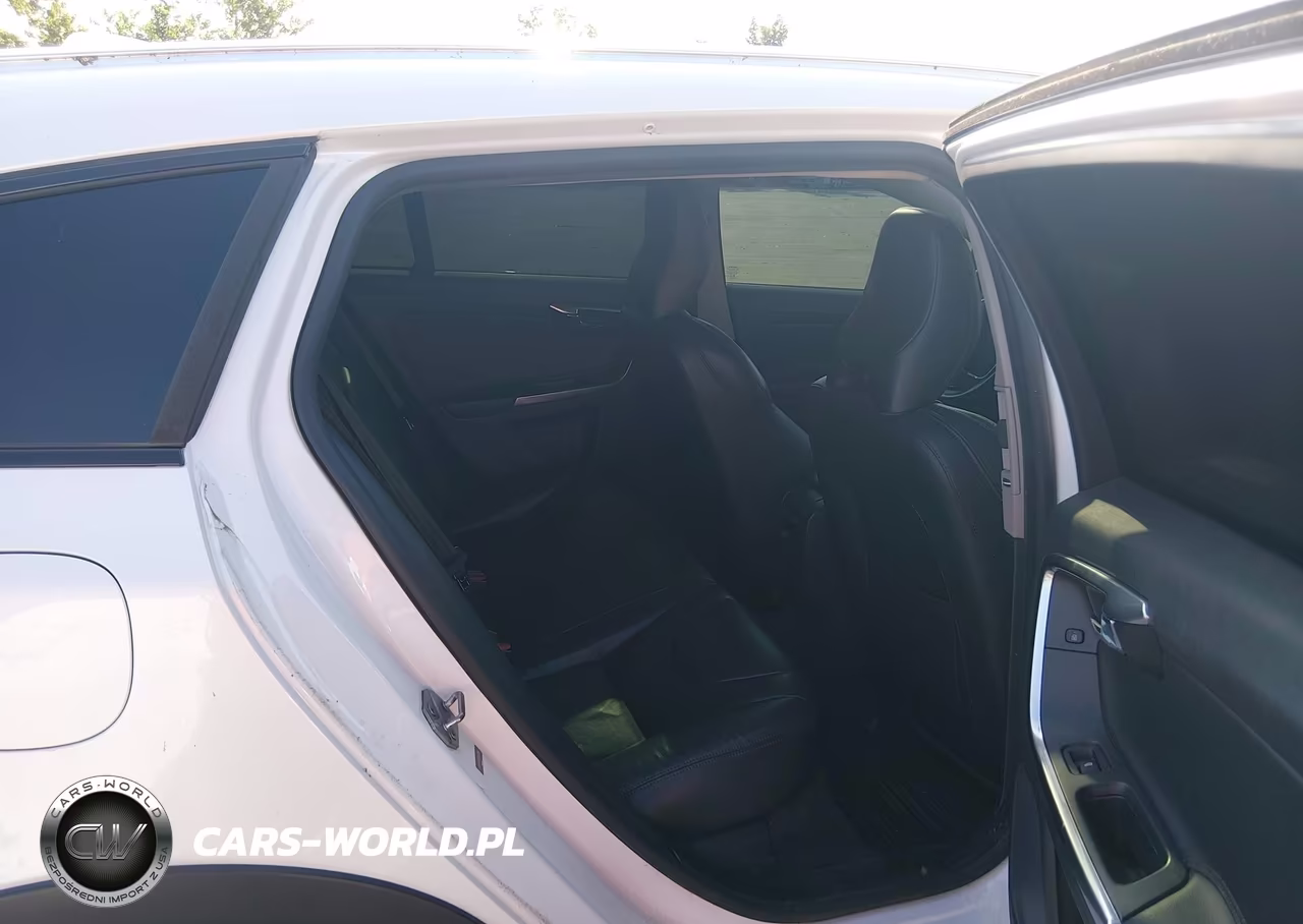 2016 Volvo V60 Cross Country T5 VIN:YV4612HK0G1003085 - 8