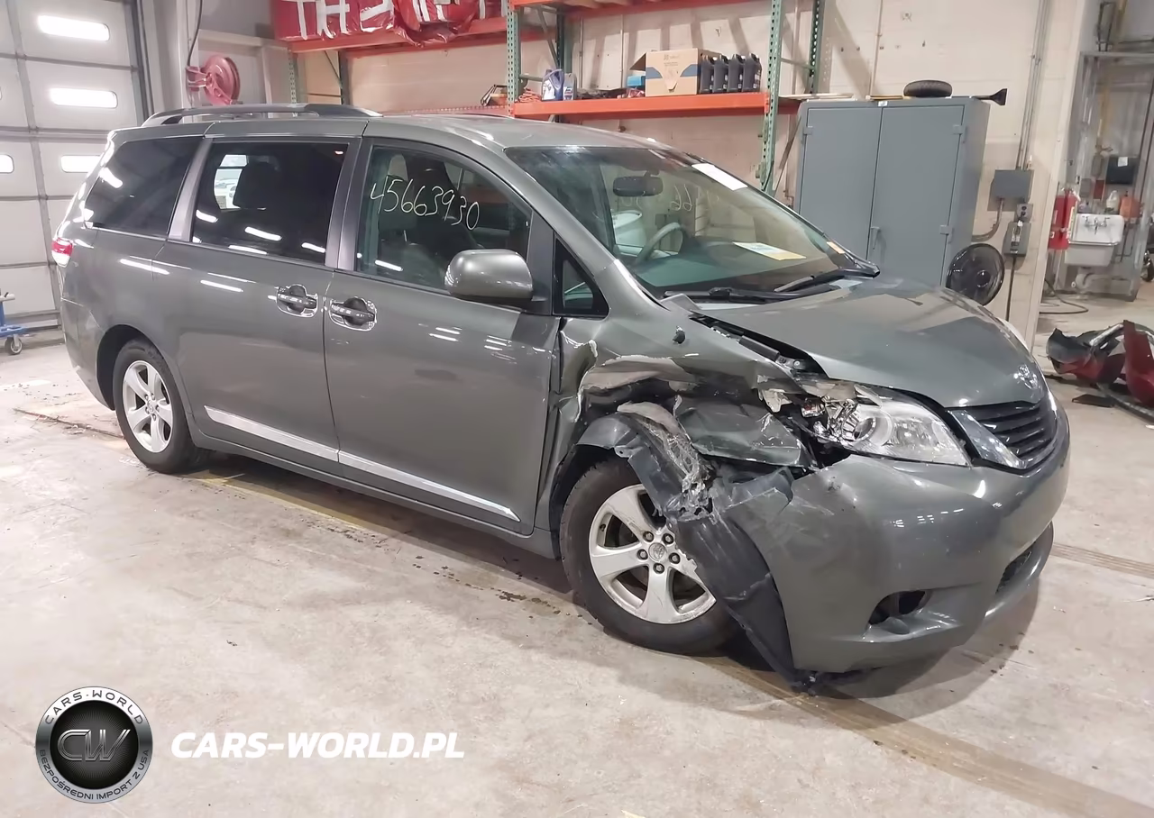 2013 Toyota Sienna Le V6 8 Passenger – zdjęcie 1 z 16