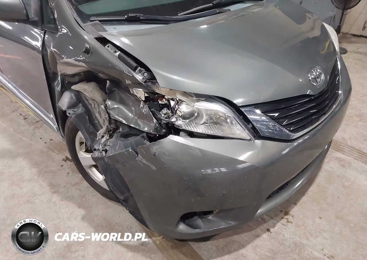2013 Toyota Sienna Le V6 8 Passenger VIN:5TDKK3DC5DS325870 - 6