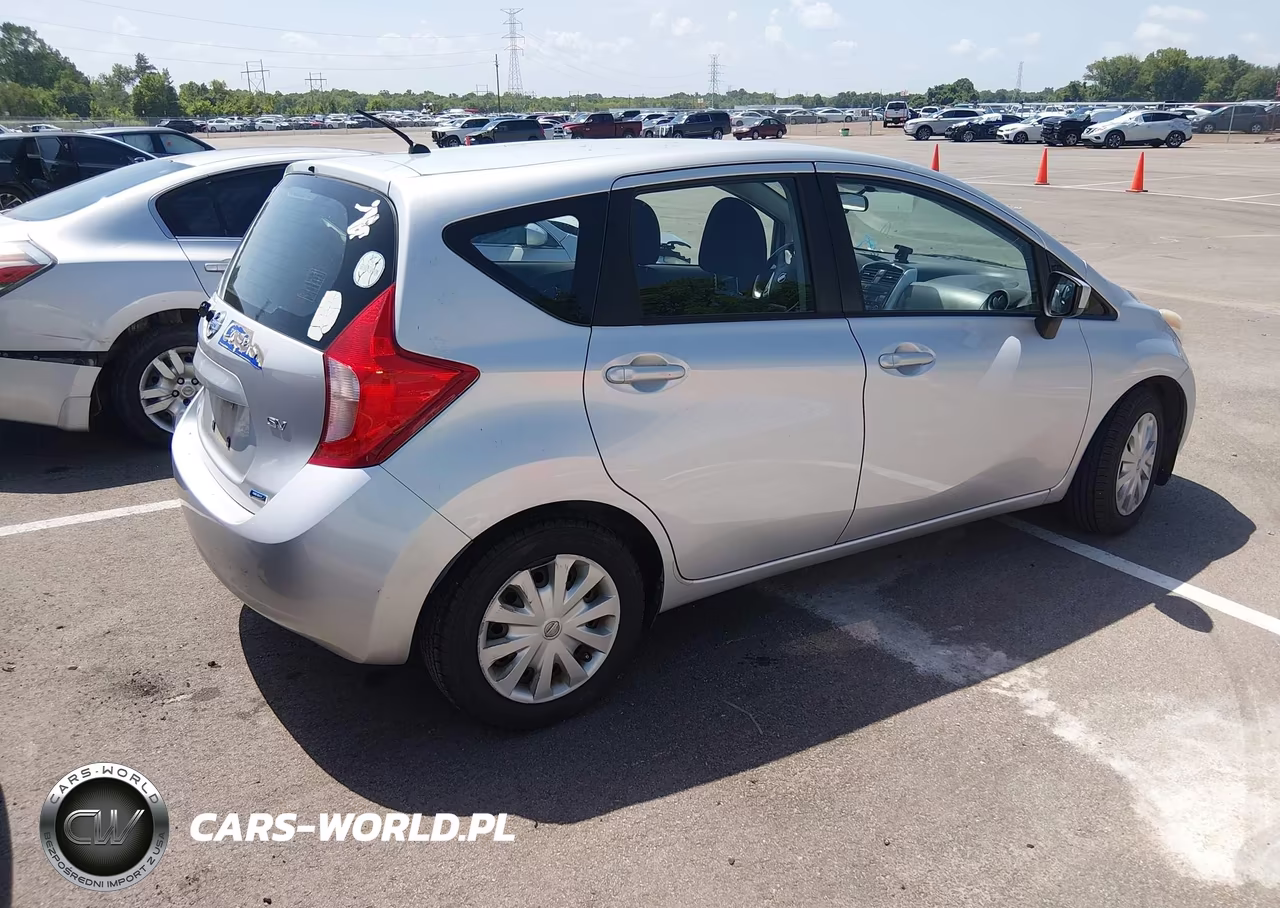 2015 Nissan Versa Note S (Sr)-S Plus-Sl-Sr-Sv VIN:3N1CE2CP3FL410227 - 4
