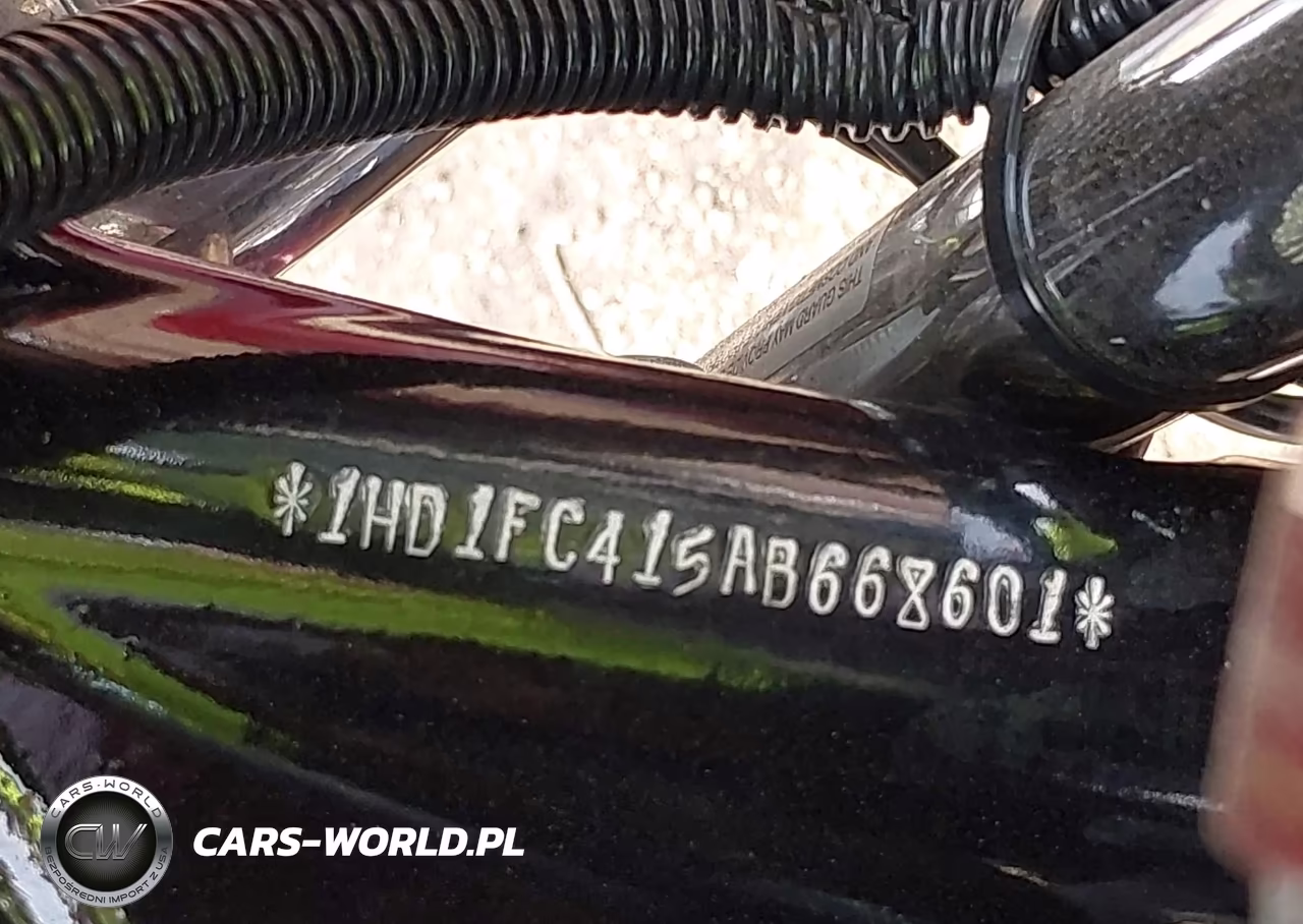 2010 Harley-Davidson Flhtcu VIN:1HD1FC415AB668601 - 10