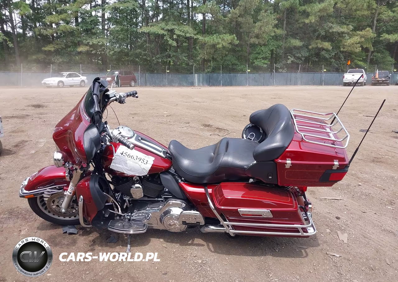 2010 Harley-Davidson Flhtcu VIN:1HD1FC415AB668601 - 13