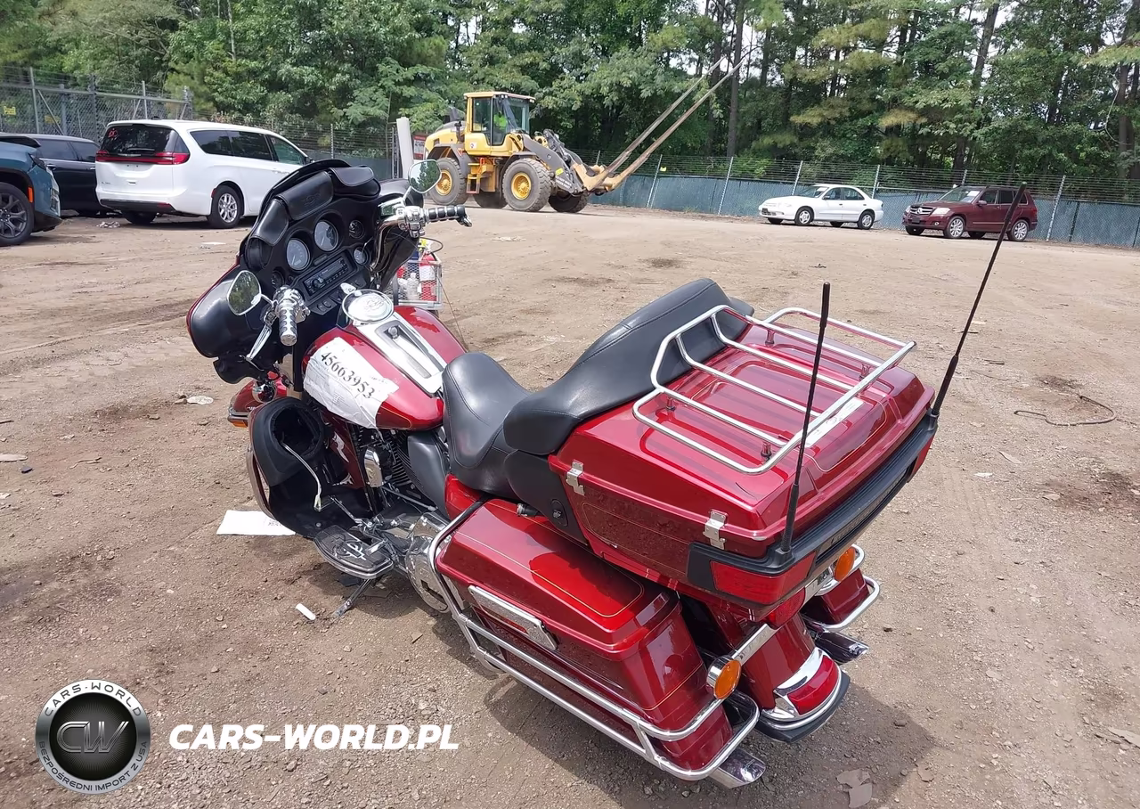 2010 Harley-Davidson Flhtcu VIN:1HD1FC415AB668601 - 3