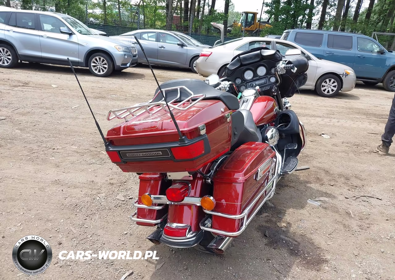2010 Harley-Davidson Flhtcu VIN:1HD1FC415AB668601 - 4