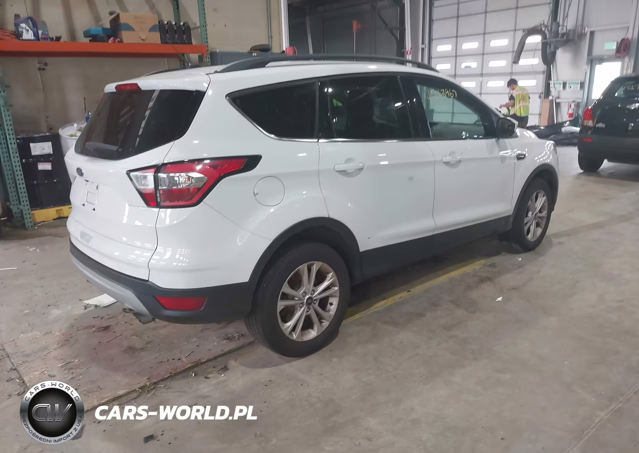 2018 Ford Escape Se VIN:1FMCU9GD9JUD19594 - 4