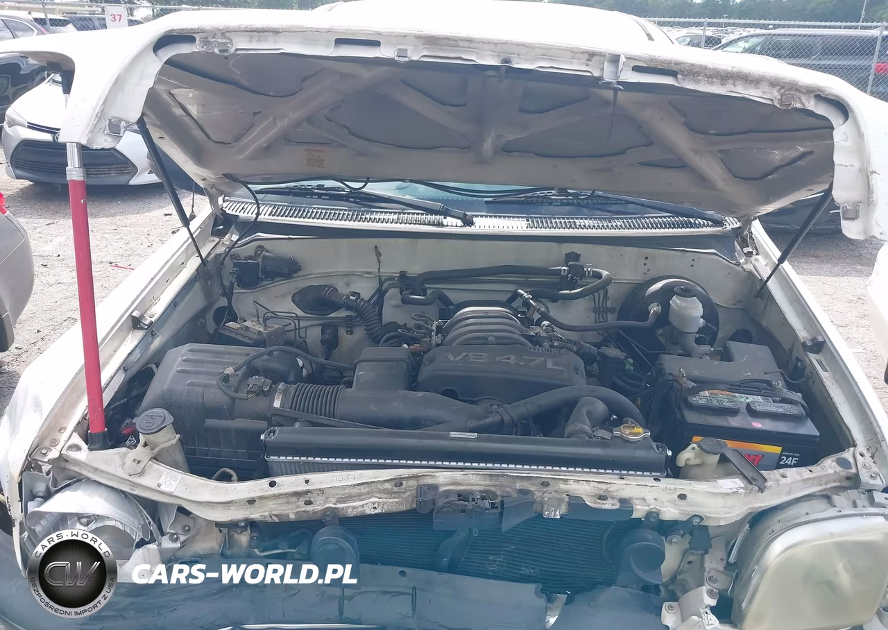 2005 Toyota Tundra Base V8 VIN:5TBJT32135S470037 - 10