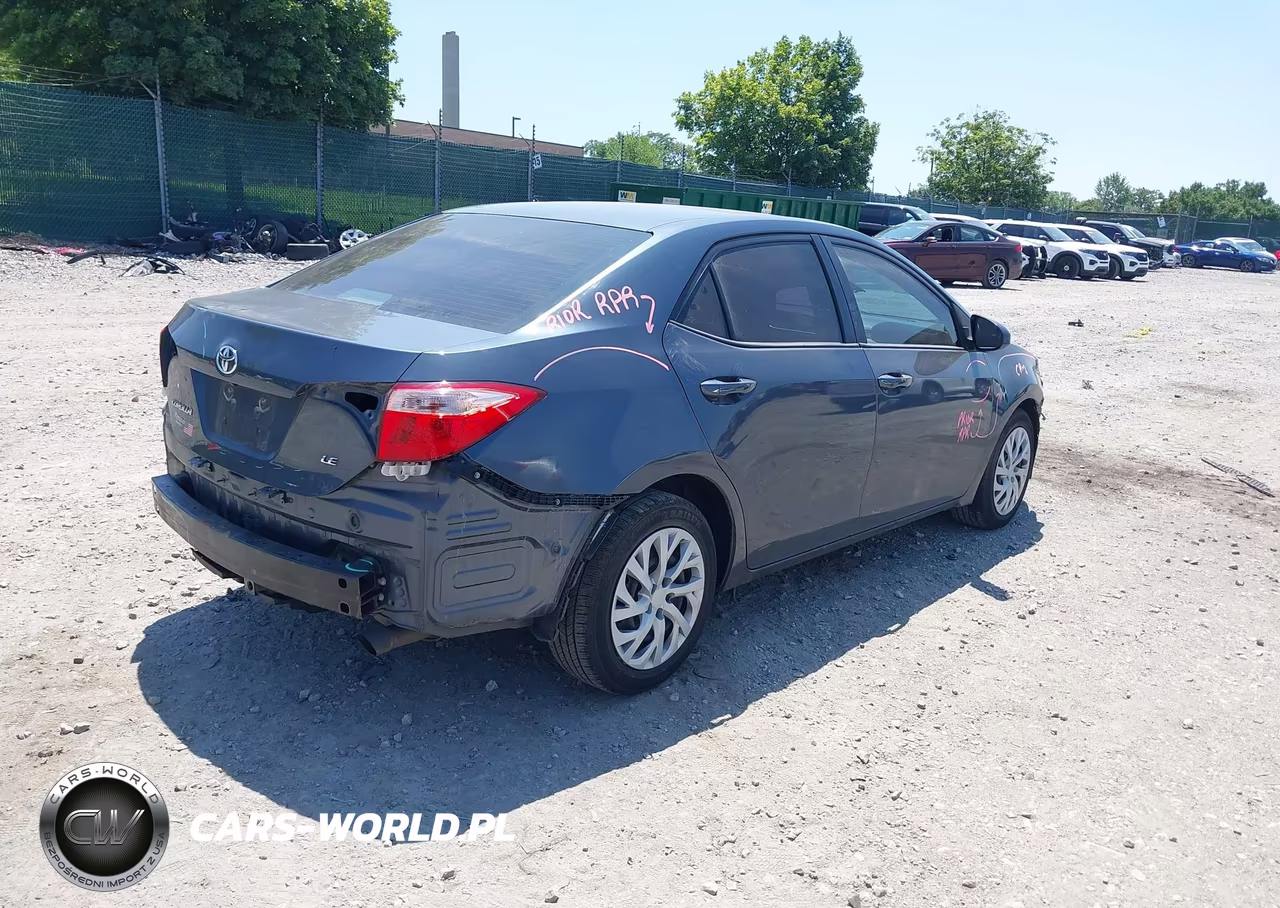 2018 Toyota Corolla Le VIN:2T1BURHE7JC971232 - 4
