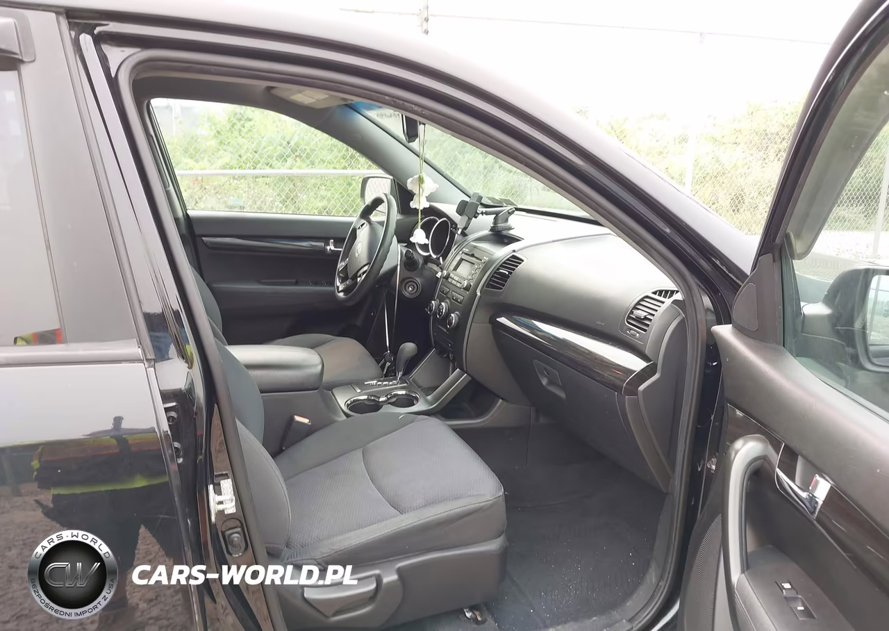 2011 Kia Sorento Lx VIN:5XYKT4A13BG071673 - 5