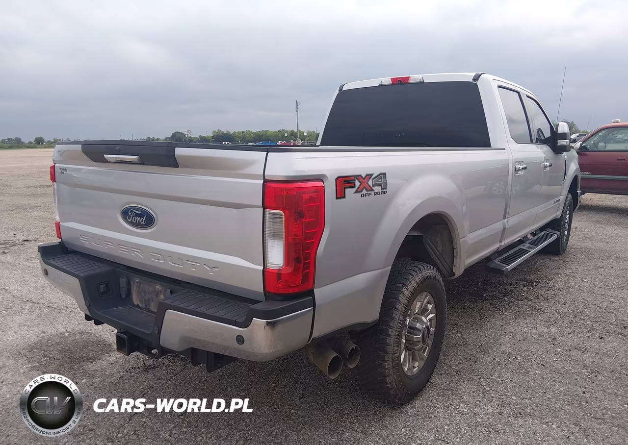 2019 Ford F-350 Xlt VIN:1FT8W3BT6KEF64557 - 4