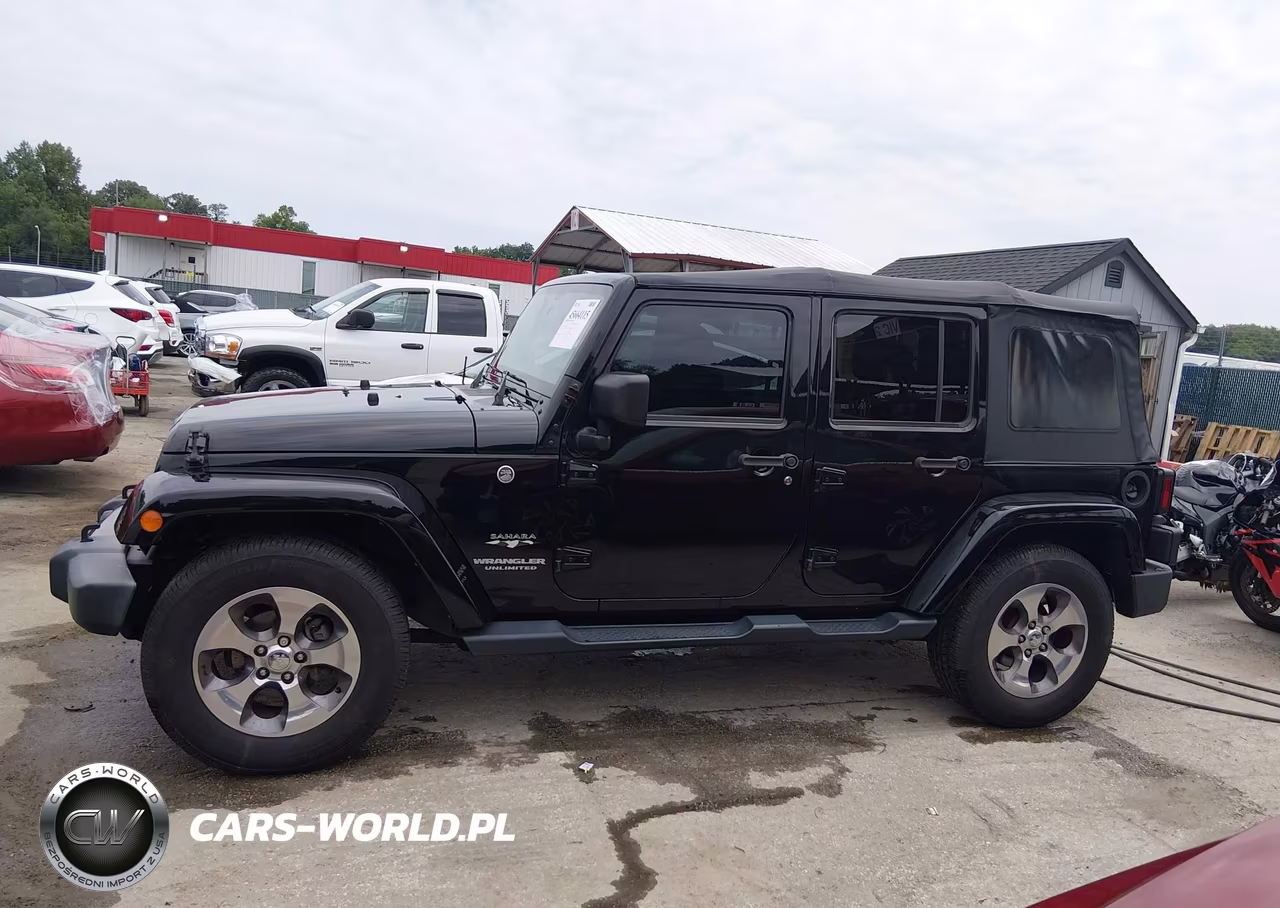 2017 Jeep Wrangler Unlimited Sahara VIN:1C4BJWEG4HL622352 - 14