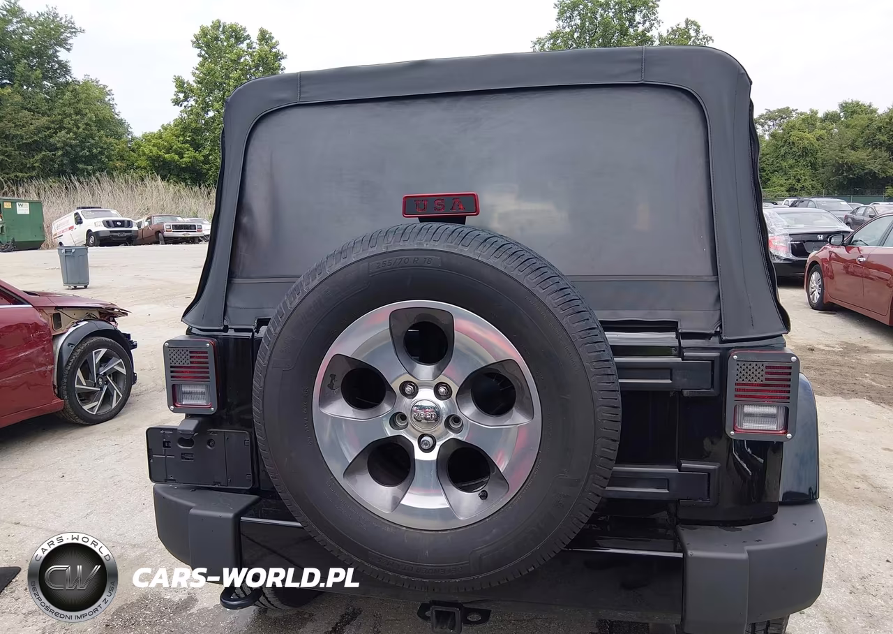 2017 Jeep Wrangler Unlimited Sahara VIN:1C4BJWEG4HL622352 - 16