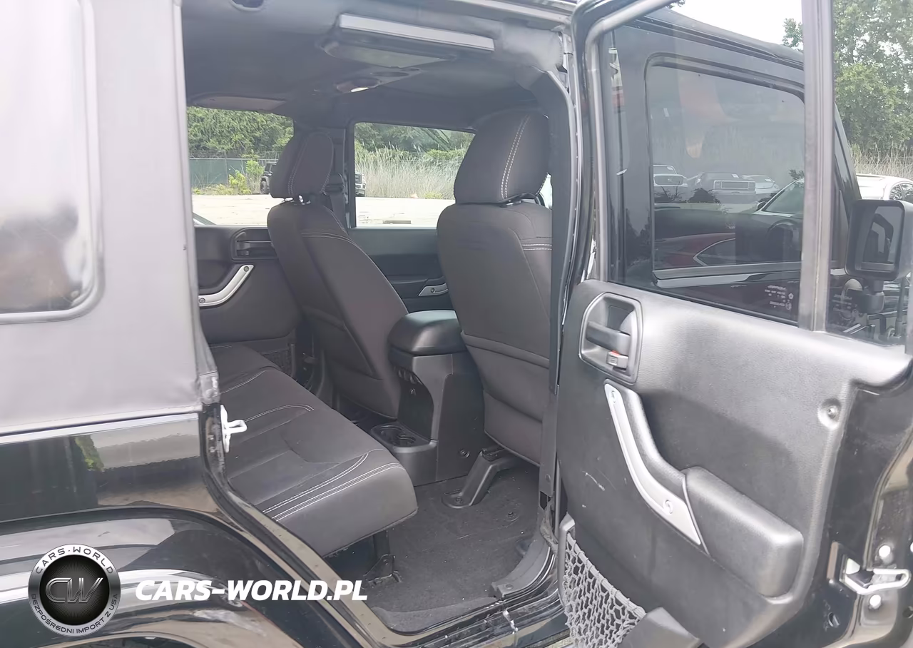 2017 Jeep Wrangler Unlimited Sahara VIN:1C4BJWEG4HL622352 - 8