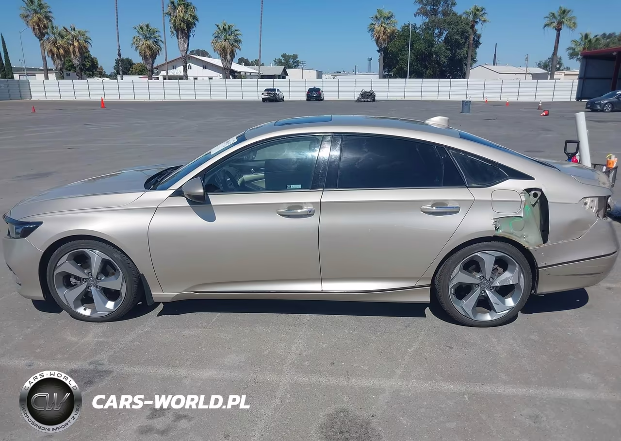 2018 Honda Accord Touring VIN:1HGCV1F97JA218024 - 15