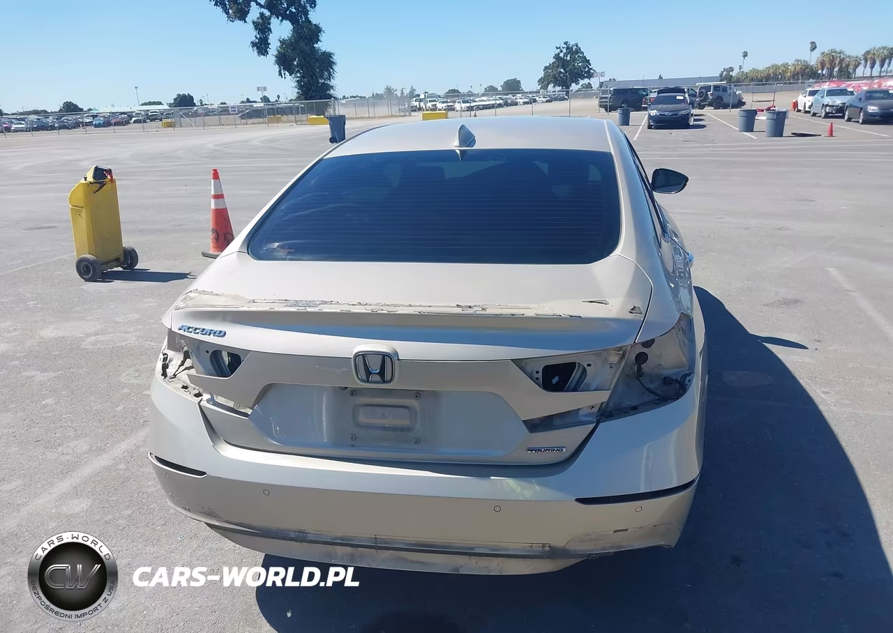 2018 Honda Accord Touring VIN:1HGCV1F97JA218024 - 17