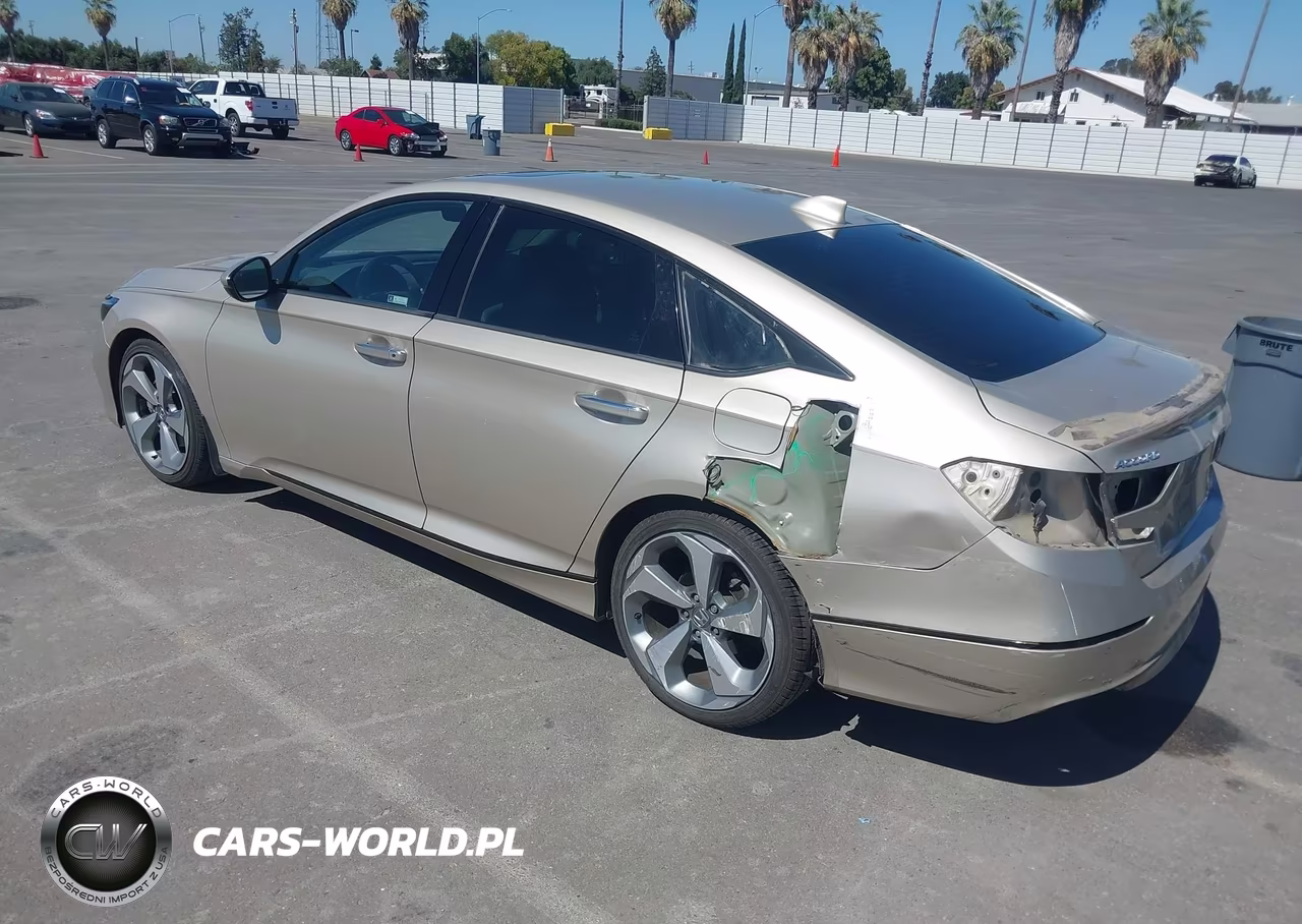 2018 Honda Accord Touring VIN:1HGCV1F97JA218024 - 3