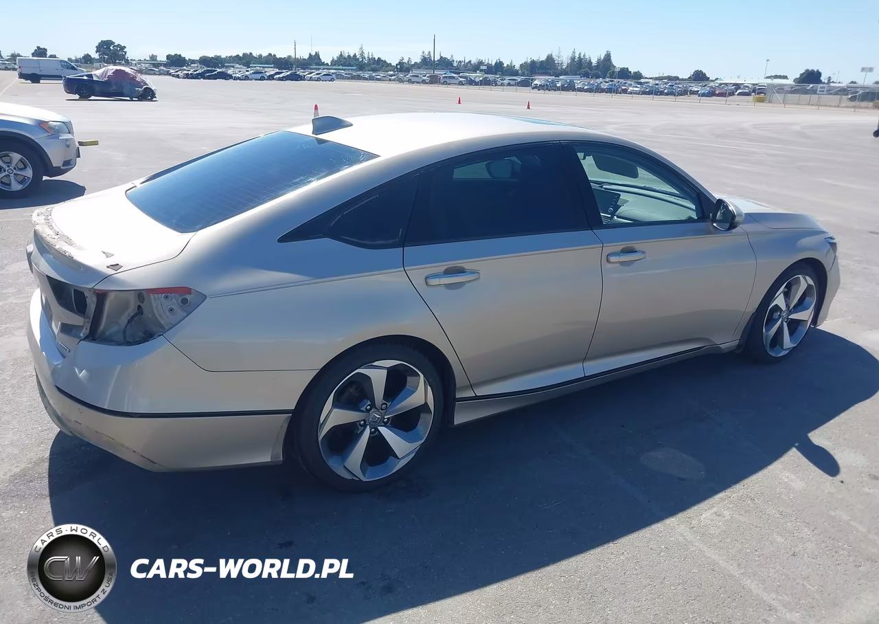 2018 Honda Accord Touring VIN:1HGCV1F97JA218024 - 4