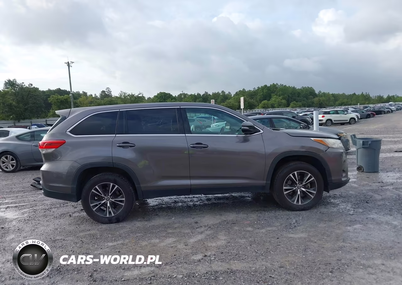 2019 Toyota Highlander Le VIN:5TDZZRFH6KS341661 - 13