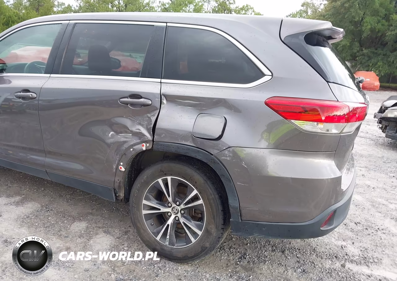 2019 Toyota Highlander Le VIN:5TDZZRFH6KS341661 - 6