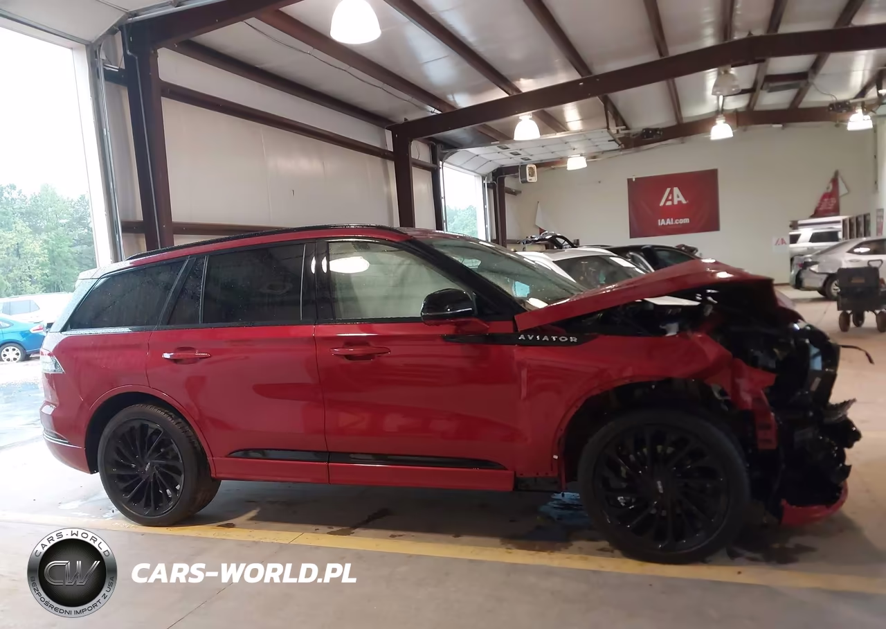 2026 Lincoln Aviator Reserve VIN:5LM5J7XC2TGL06486 - 13