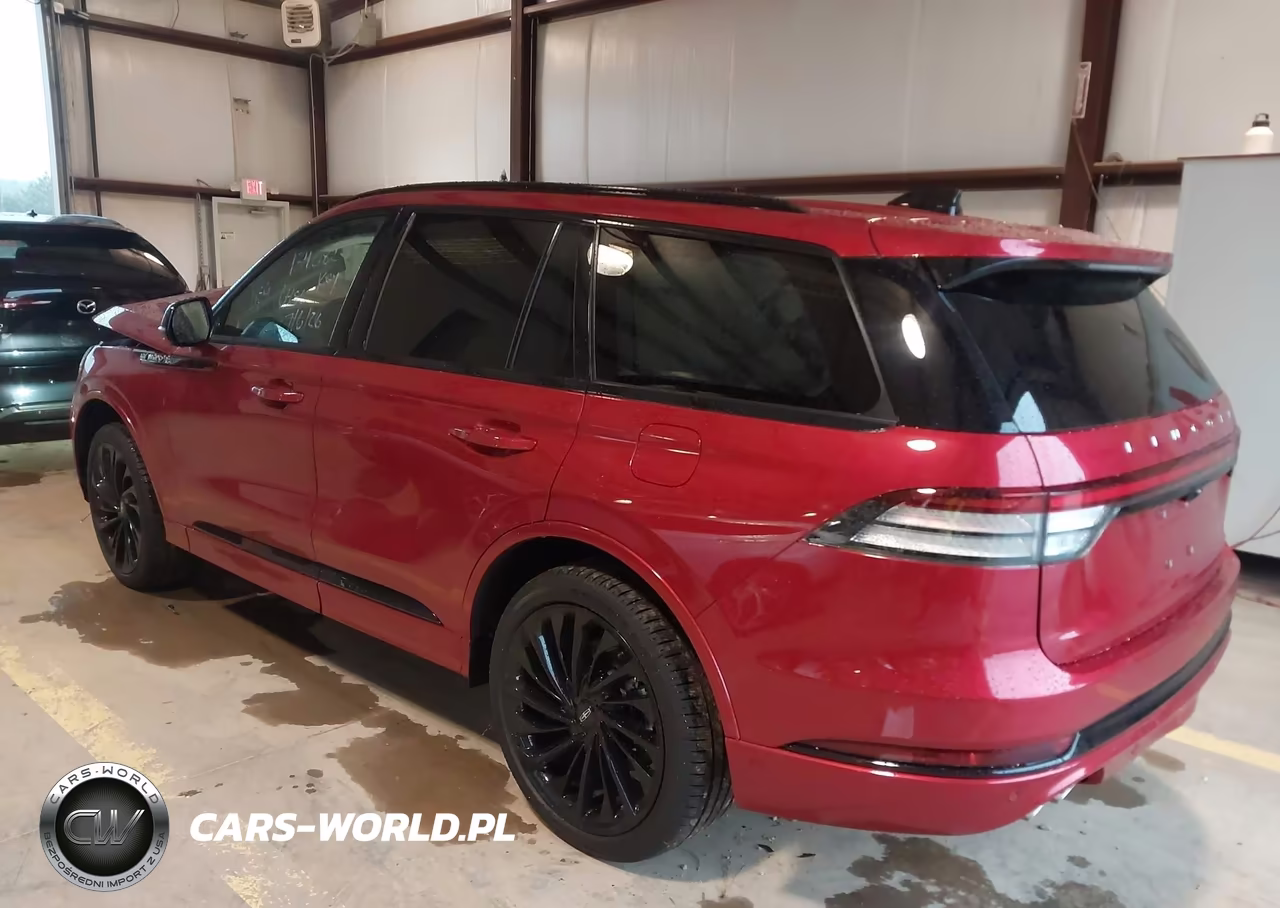 2026 Lincoln Aviator Reserve VIN:5LM5J7XC2TGL06486 - 3