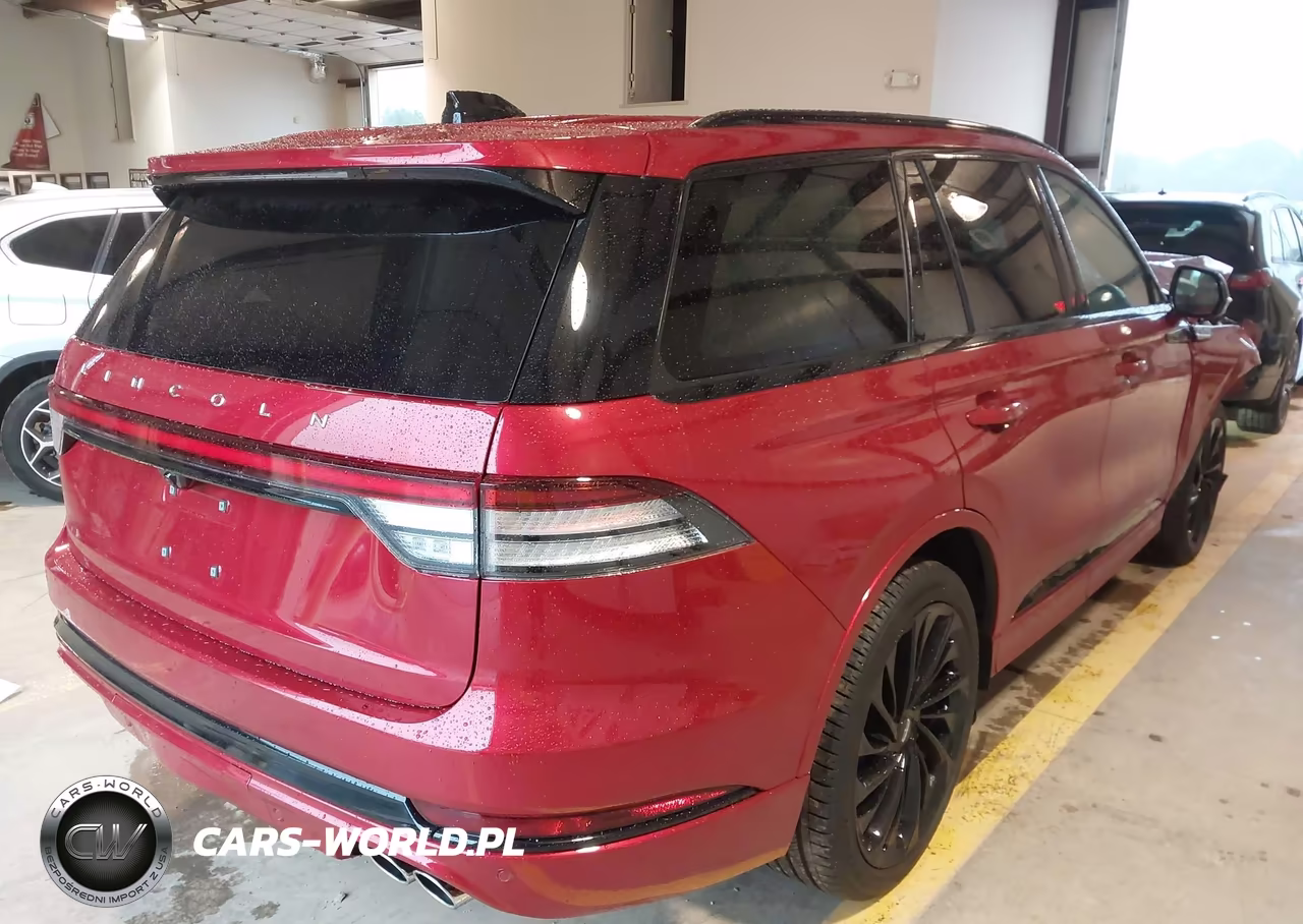 2026 Lincoln Aviator Reserve VIN:5LM5J7XC2TGL06486 - 4