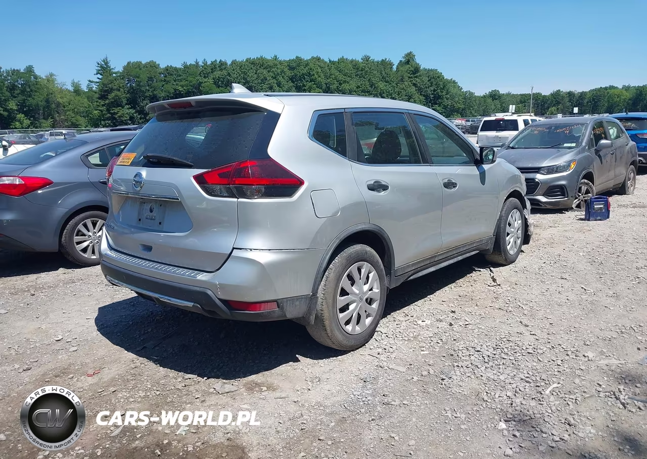 2018 Nissan Rogue S VIN:KNMAT2MT3JP621625 - 4
