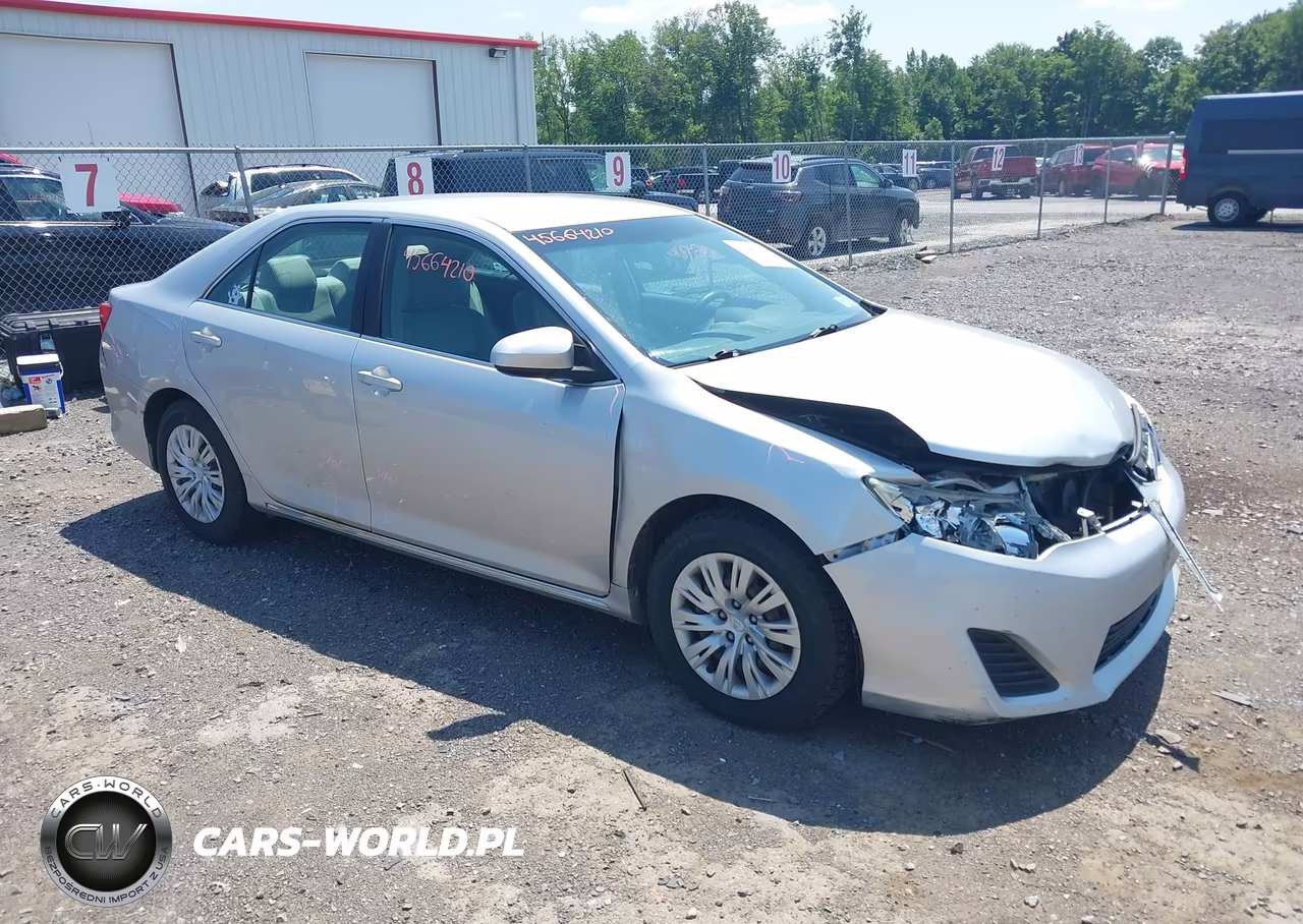 2012 Toyota Camry Le – zdjęcie 1 z 16