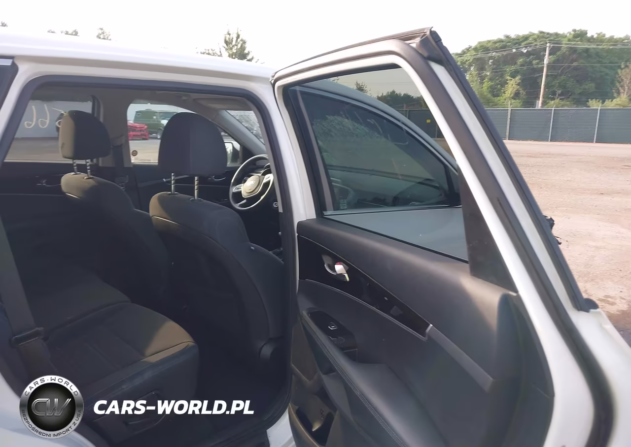 2019 Kia Sorento 3.3L Lx VIN:5XYPG4A58KG446731 - 8