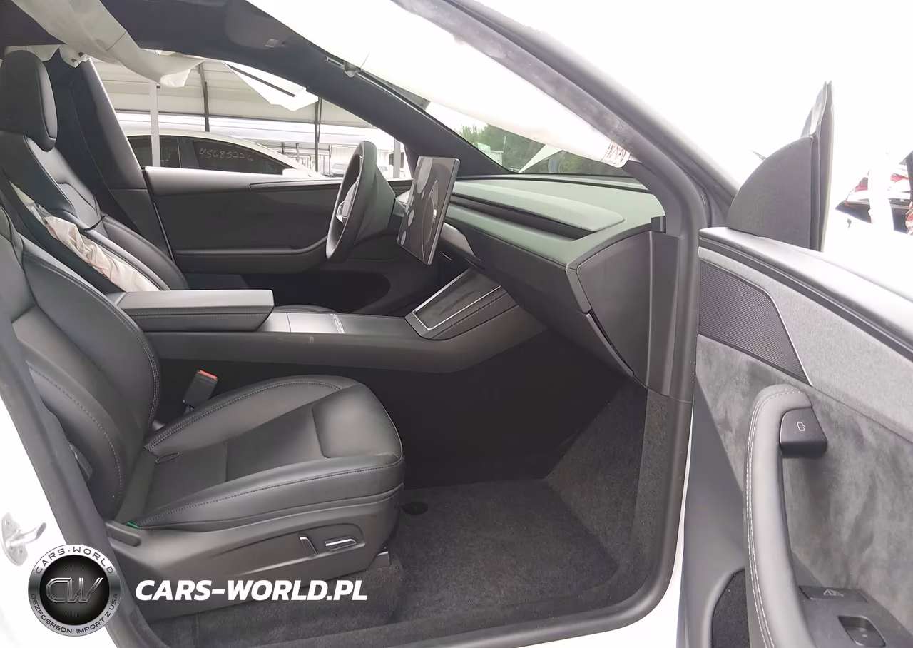 2026 Tesla Model Y All-Wheel Drive-Long Range Launch Series-Premium All-Wheel Drive VIN:7SAYGDEE6TA695326 - 5