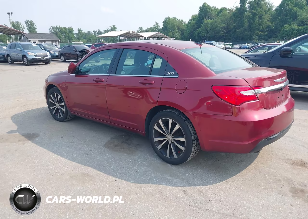 2014 Chrysler 200 Touring VIN:1C3CCBBGXEN118632 - 3
