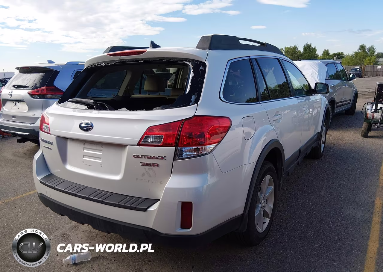 2014 Subaru Outback 3.6R Limited VIN:4S4BRDNCXE2303609 - 4