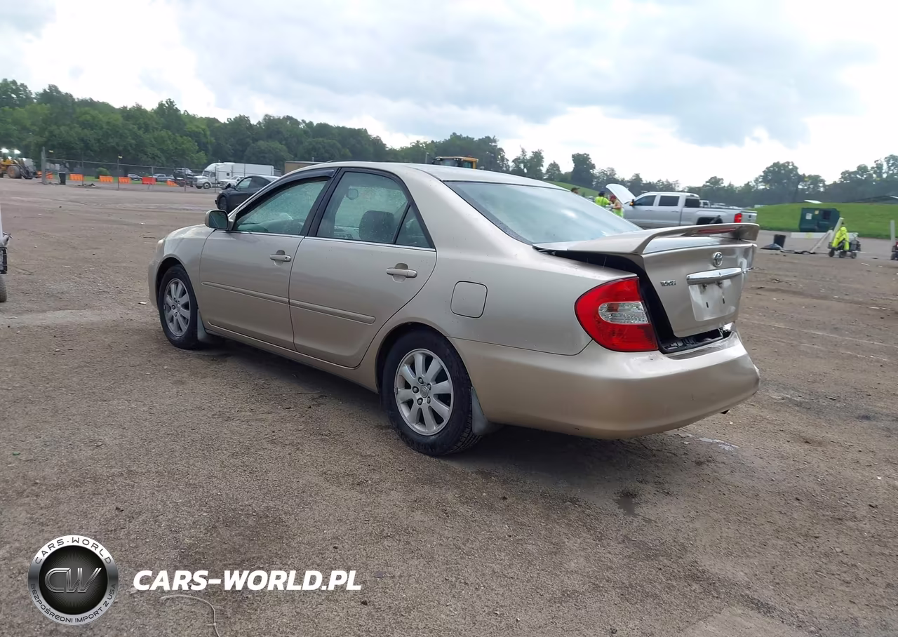 2002 Toyota Camry Xle VIN:4T1BE30K12U587247 - 3