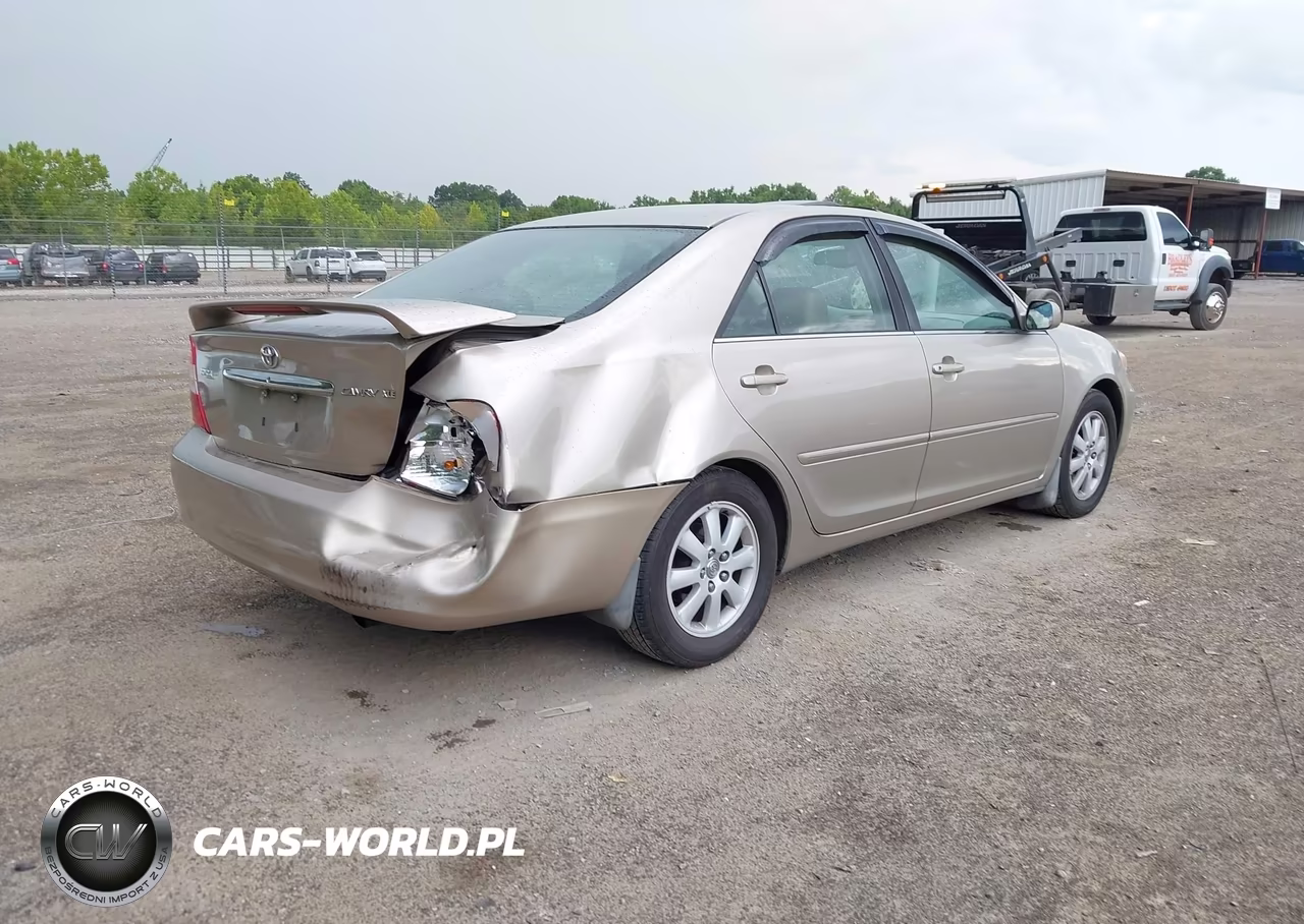 2002 Toyota Camry Xle VIN:4T1BE30K12U587247 - 4