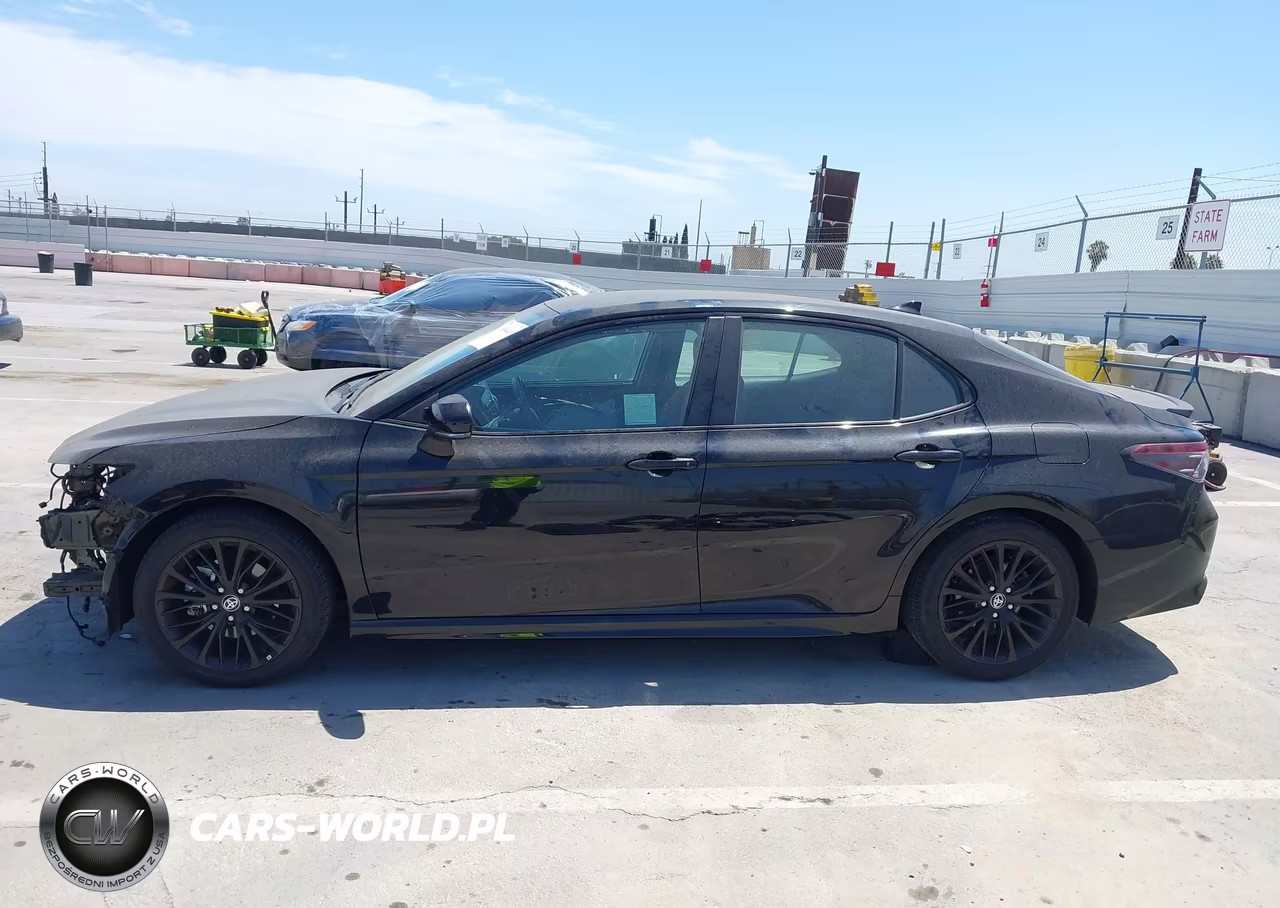 2022 Toyota Camry Nightshade Edition Hybrid VIN:4T1G31AK7NU041863 - 15