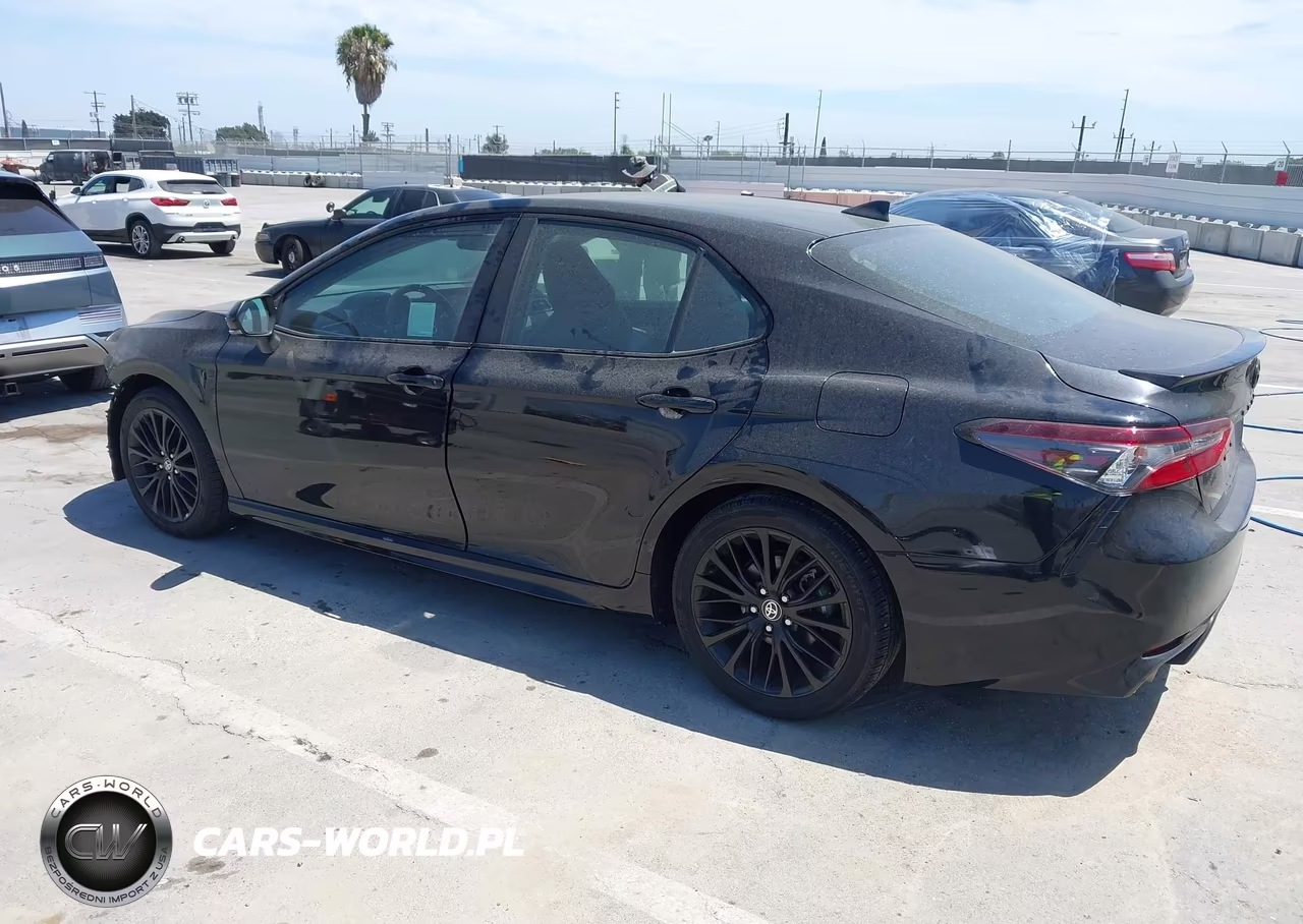 2022 Toyota Camry Nightshade Edition Hybrid VIN:4T1G31AK7NU041863 - 3