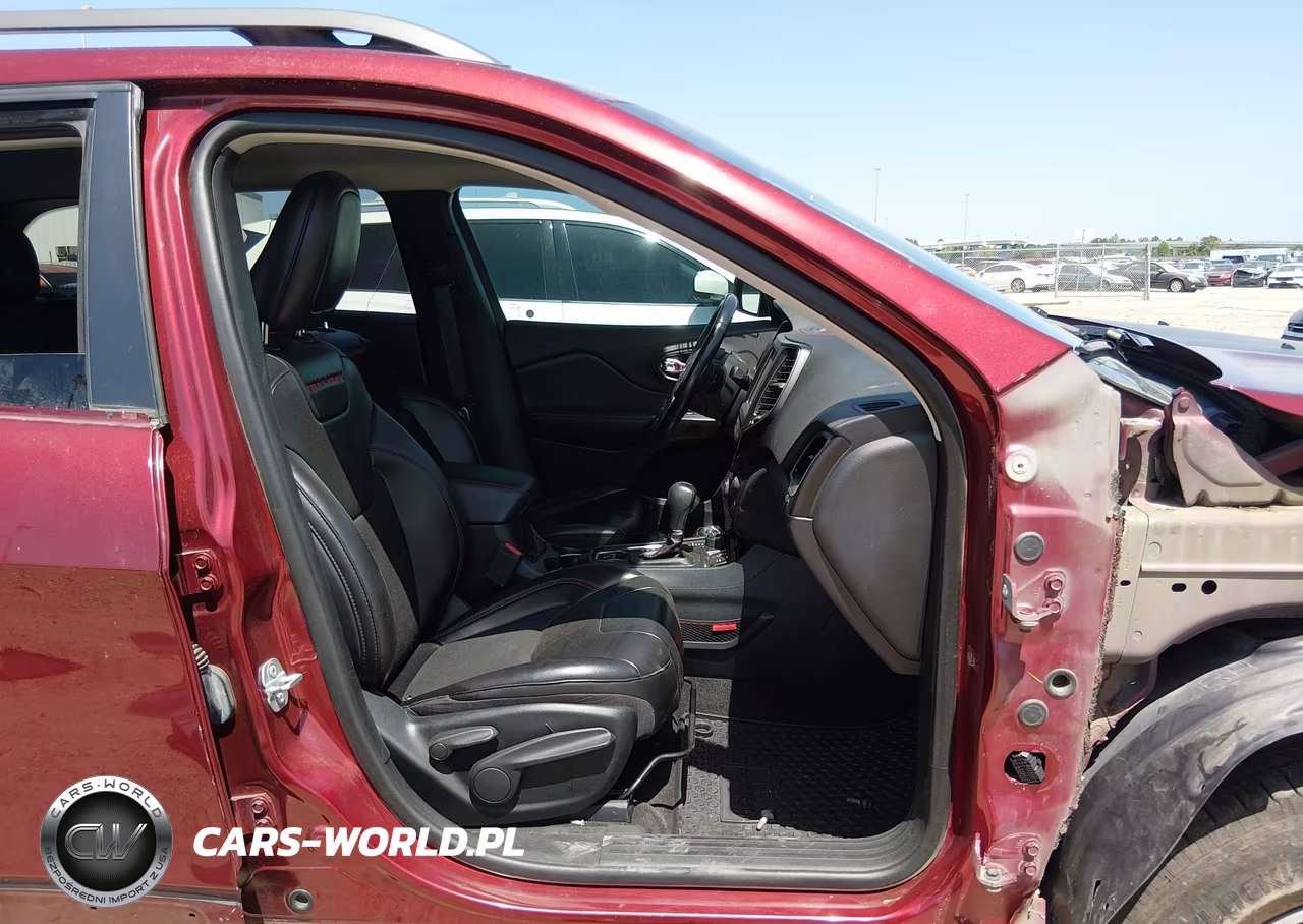 2019 Jeep Cherokee Trailhawk 4X4 VIN:1C4PJMBX3KD198520 - 5