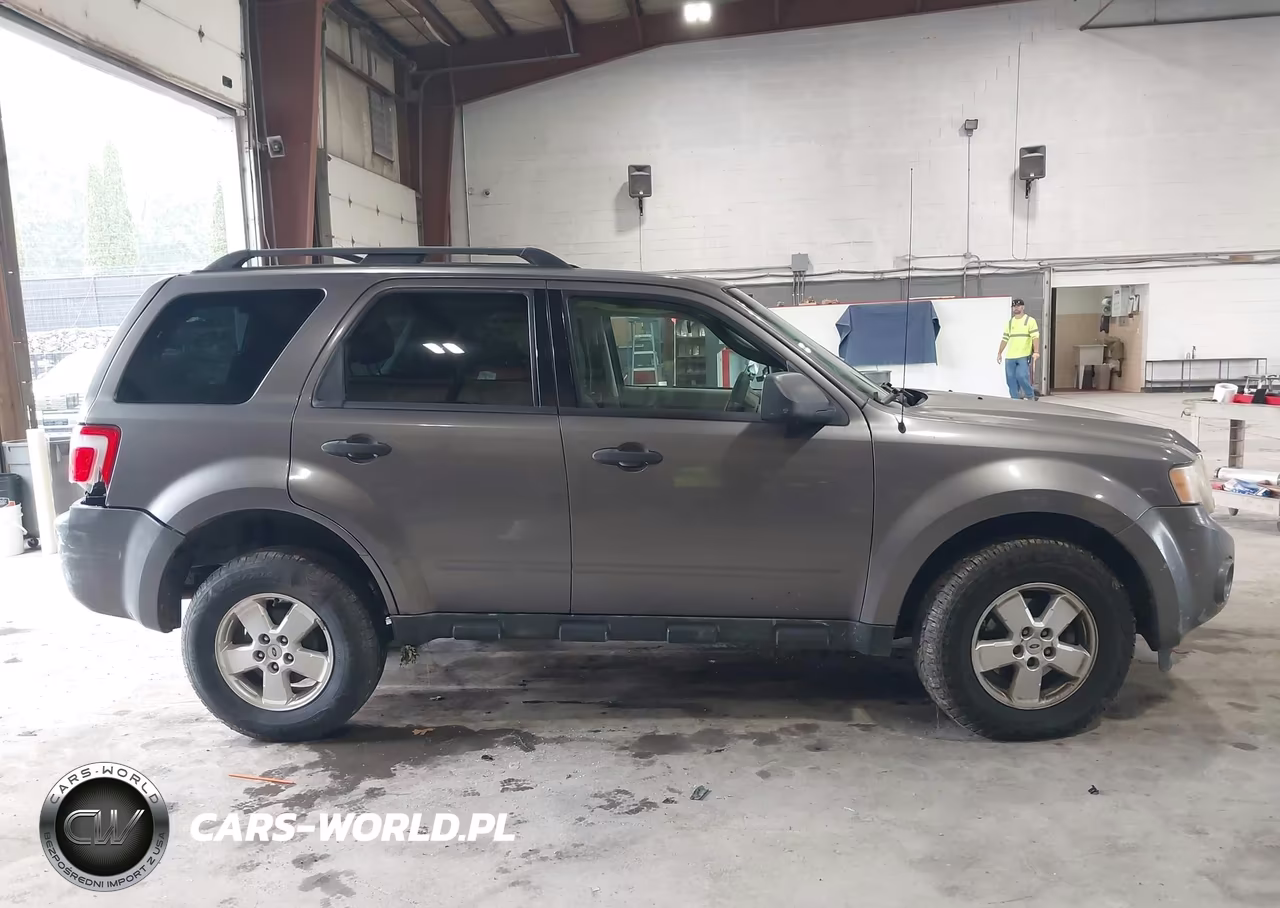 2010 Ford Escape Xls VIN:1FMCU0C72AKB18711 - 13