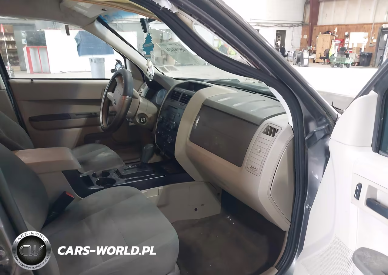 2010 Ford Escape Xls VIN:1FMCU0C72AKB18711 - 5