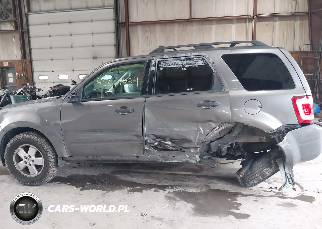 2010 Ford Escape Xls VIN:1FMCU0C72AKB18711 - 6