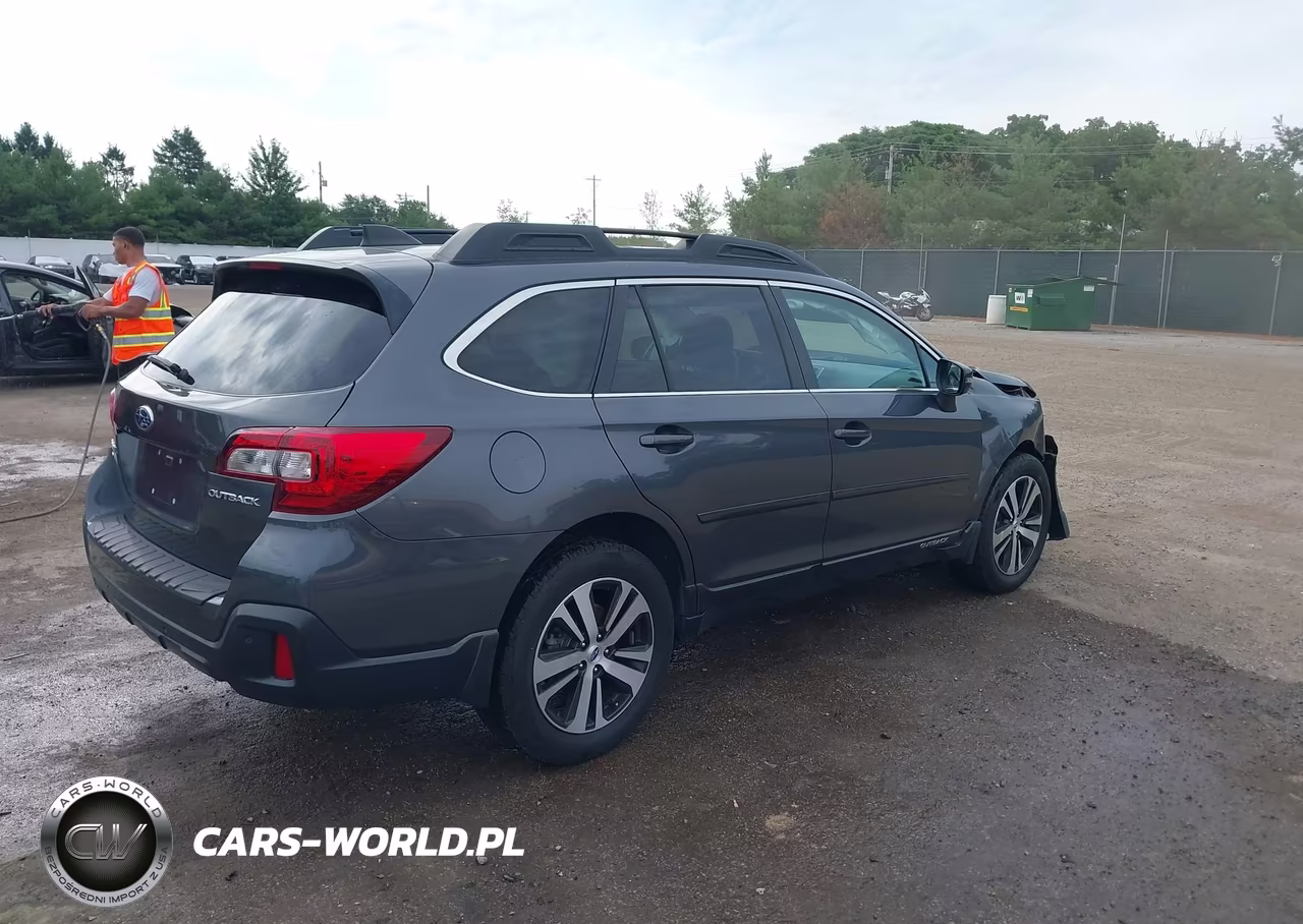2018 Subaru Outback 2.5I Limited VIN:4S4BSANC6J3361739 - 4