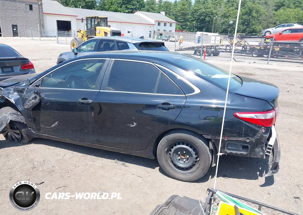 2016 Toyota Camry Le VIN:4T1BF1FK3GU146834 - 14