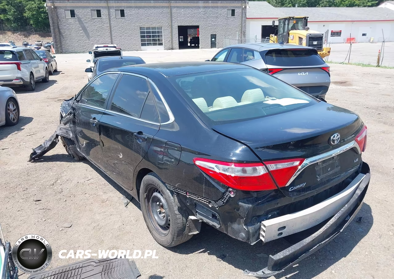 2016 Toyota Camry Le VIN:4T1BF1FK3GU146834 - 3