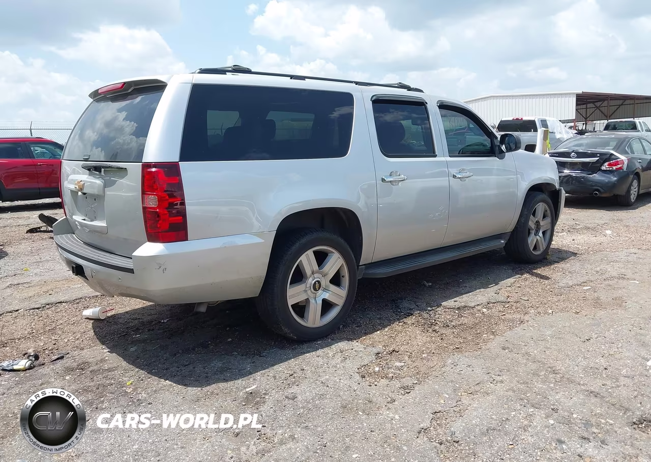 2014 Chevrolet Suburban Lt VIN:1GNSKJE74ER197103 - 4