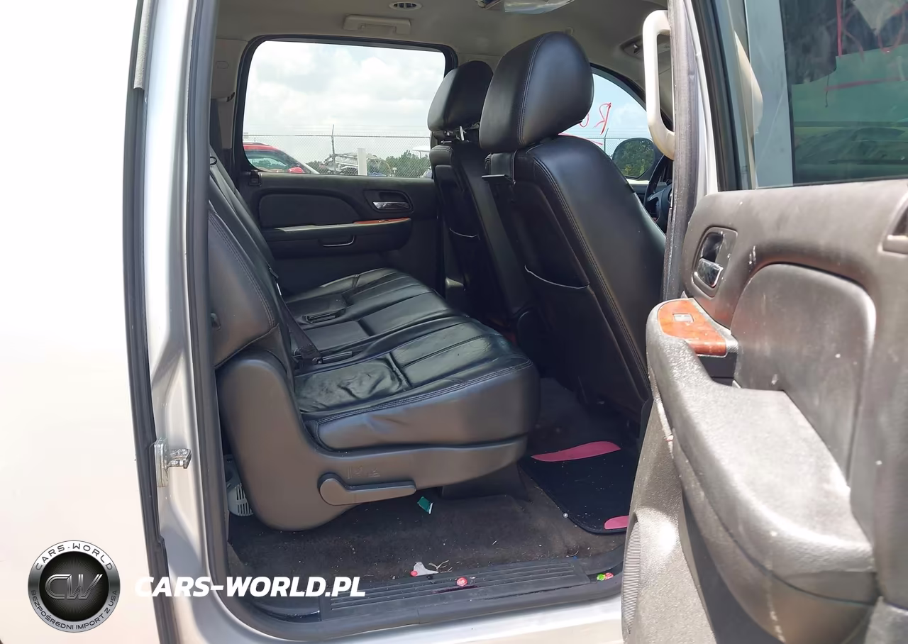 2014 Chevrolet Suburban Lt VIN:1GNSKJE74ER197103 - 8