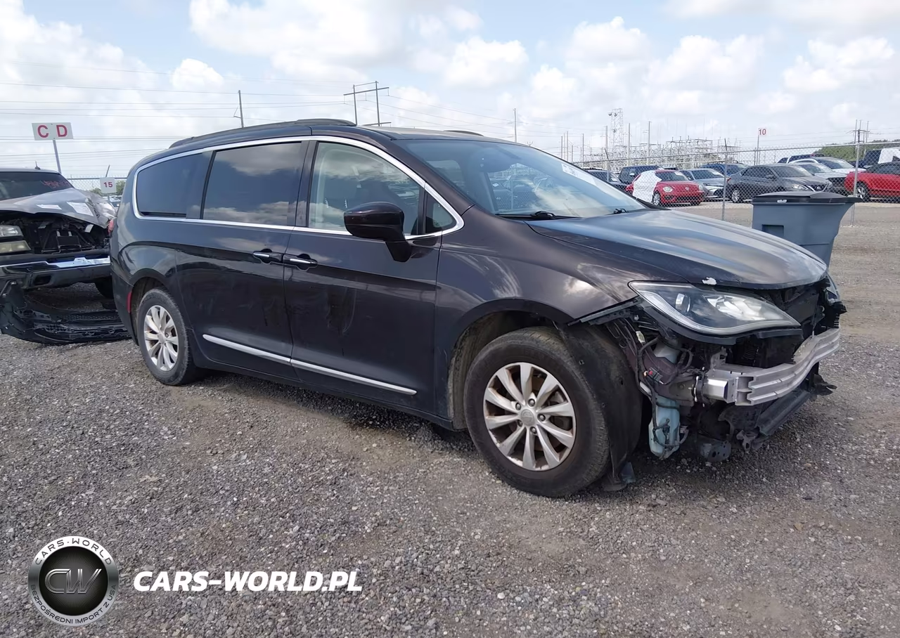 2017 Chrysler Pacifica Touring-L – zdjęcie 1 z 17