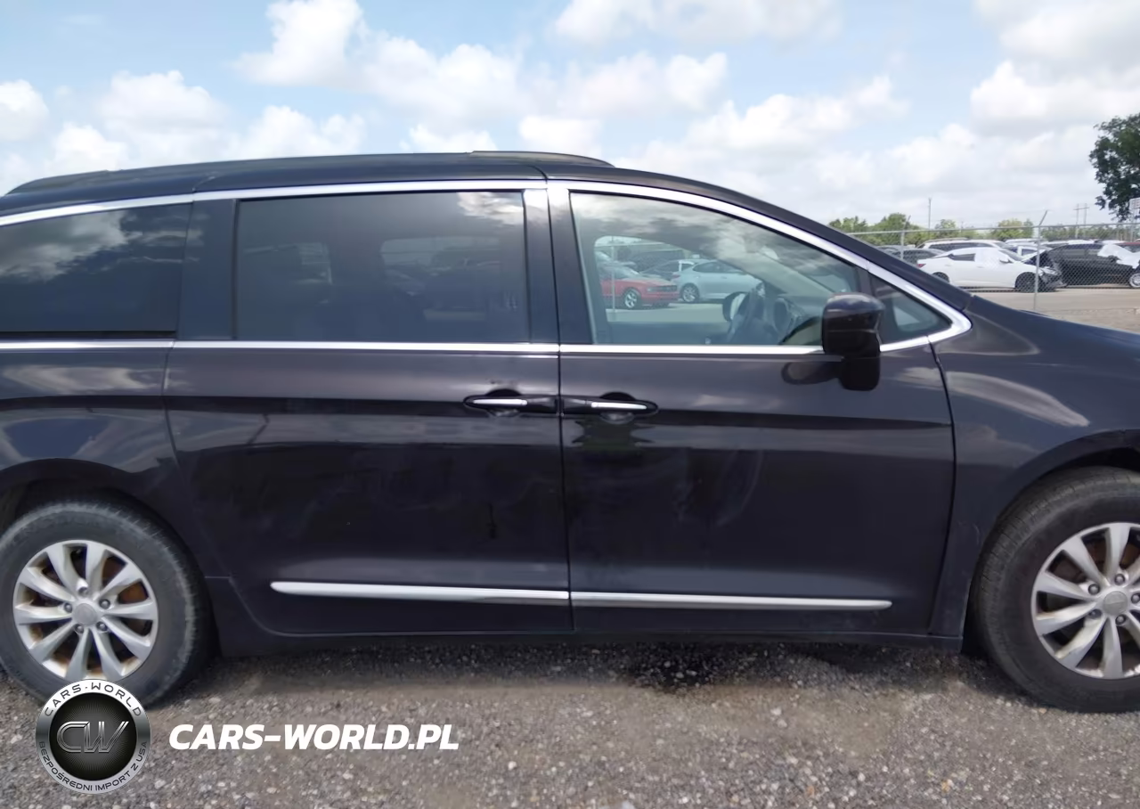 2017 Chrysler Pacifica Touring-L VIN:2C4RC1BG9HR587749 - 14