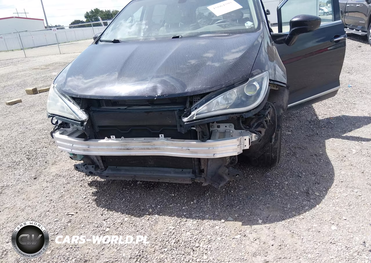 2017 Chrysler Pacifica Touring-L VIN:2C4RC1BG9HR587749 - 6
