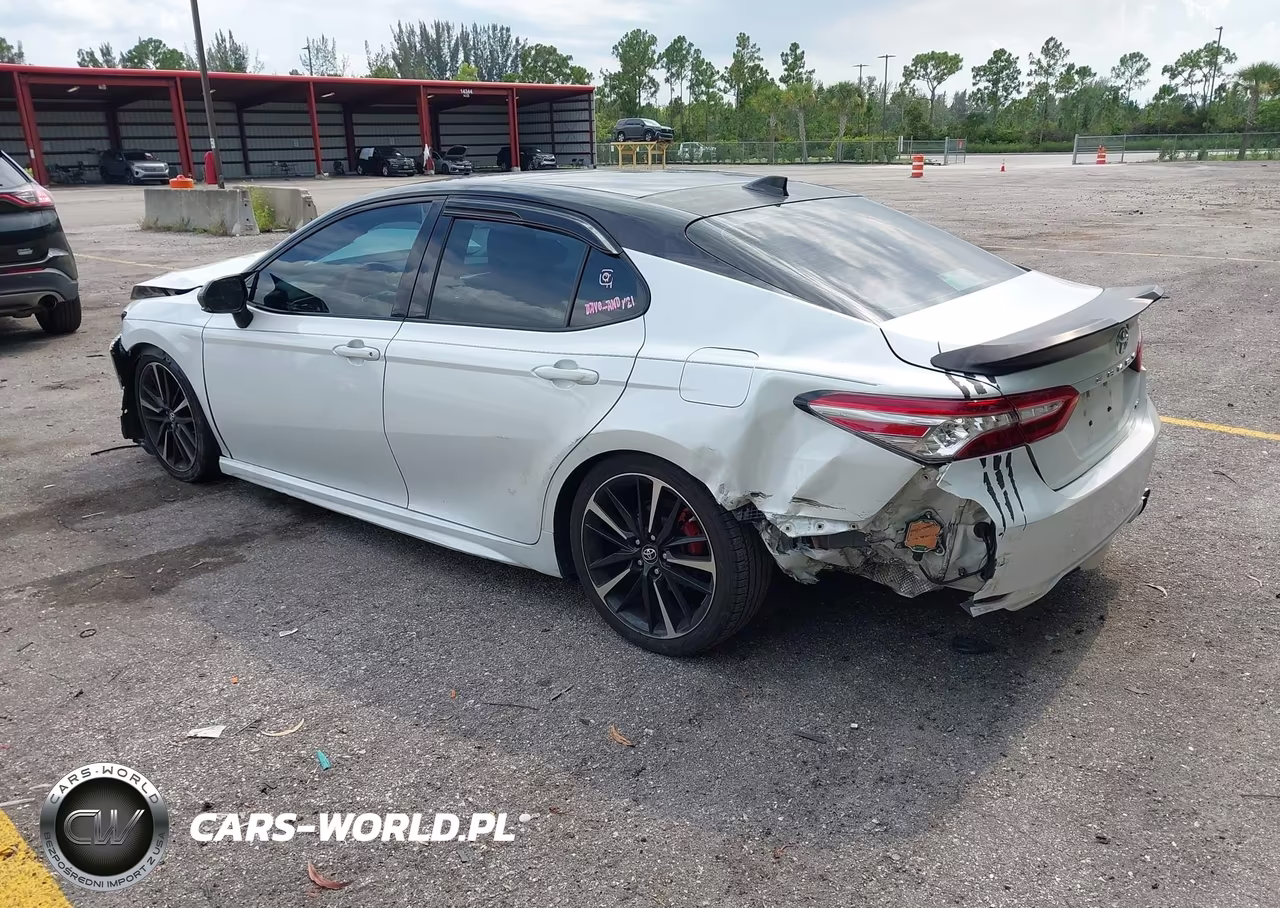 2019 Toyota Camry Xse VIN:4T1B61HK2KU287352 - 3