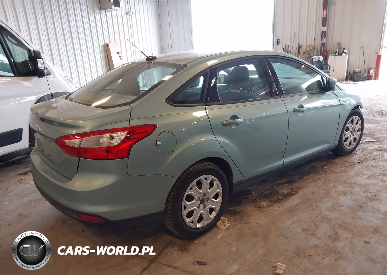 2012 Ford Focus Se VIN:1FAHP3F27CL225730 - 4