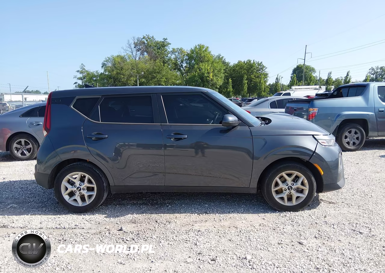 2021 Kia Soul S VIN:KNDJ23AU5M7783606 - 14